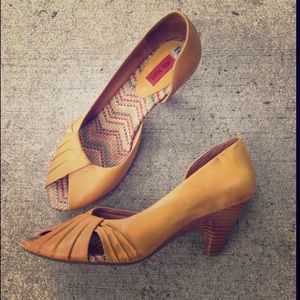 Yellow d’orsay pumps - perfect for summer